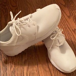 Nike Roches- worn once